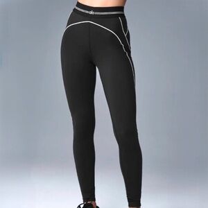 ALO Yoga Airbrush High-Waist Heart Throb Black/White Size Large Leggings